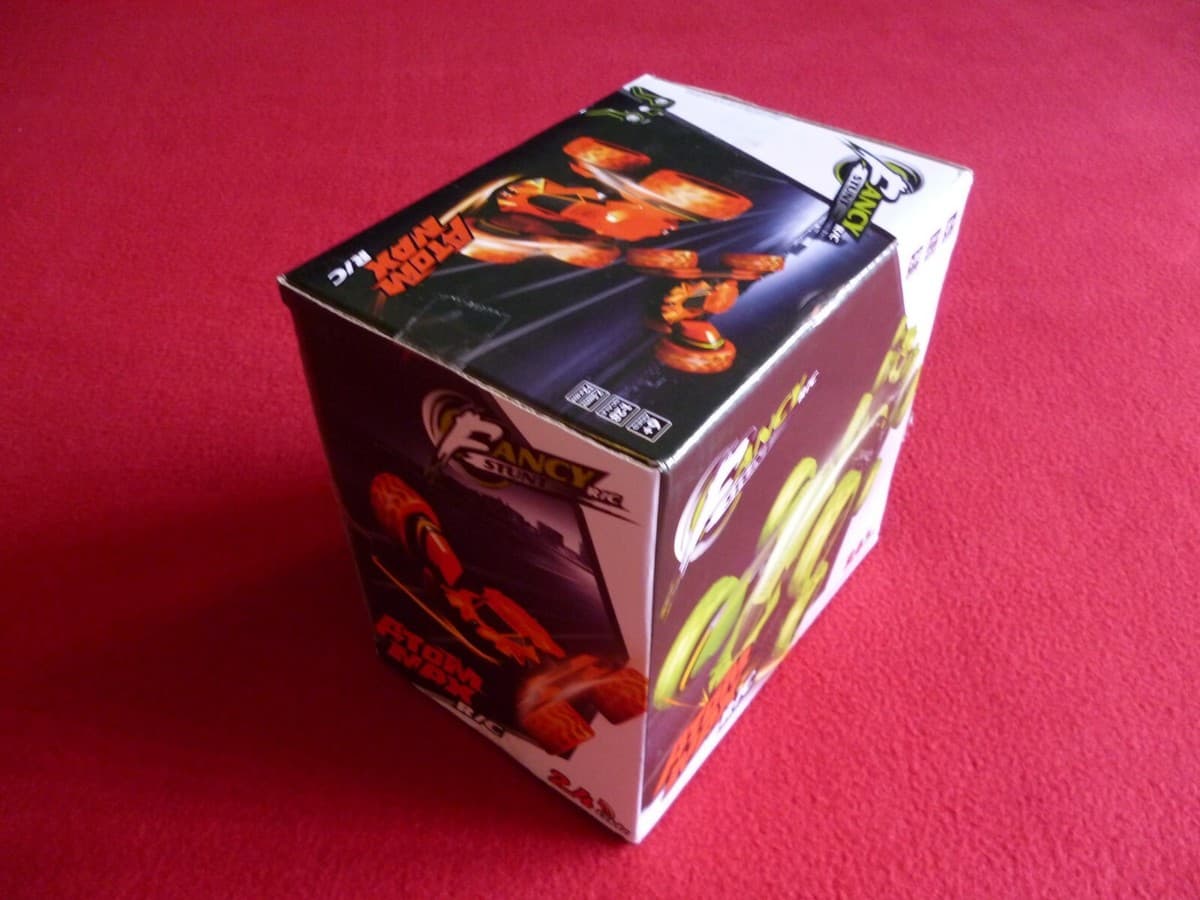 Fancy Stunt Atom Max R/C Car 1:28 Scale 2.4GHz - Thumbnail 2