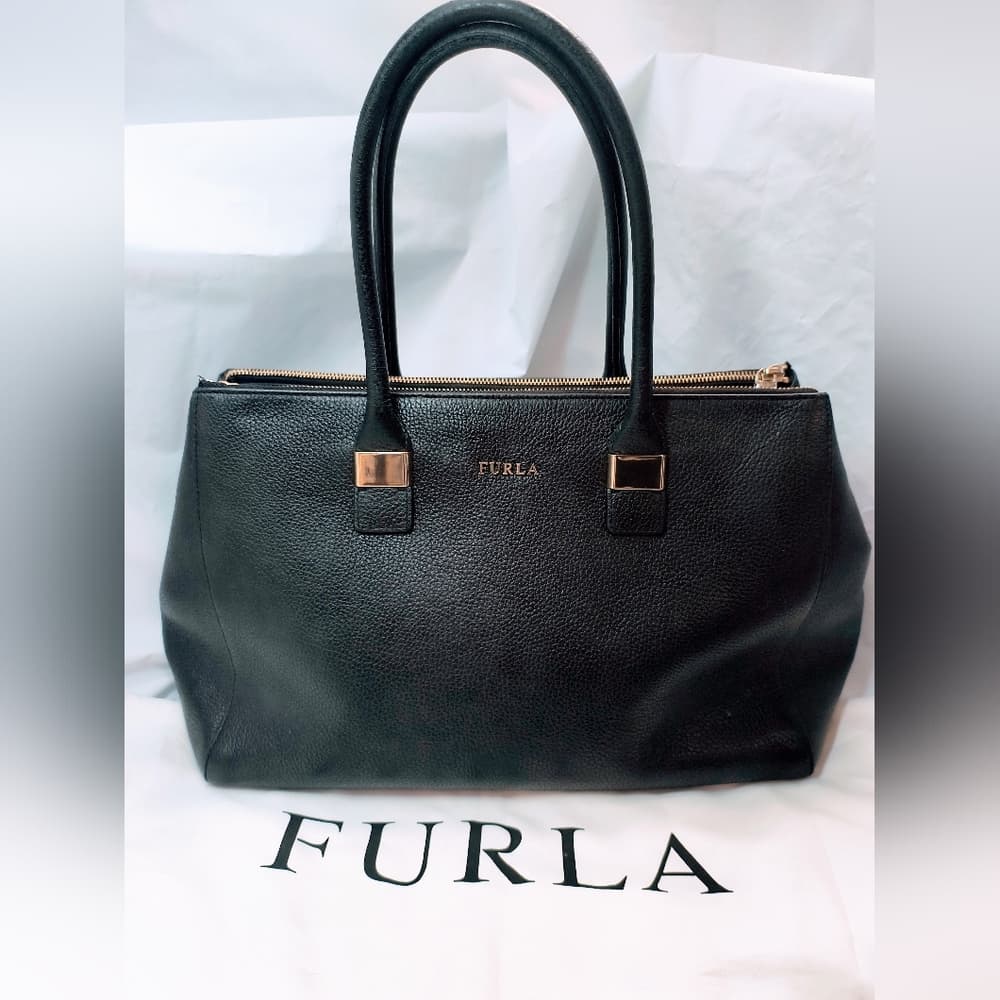 FURLA Black Leather Women's Tote / Top Handle Satchel with Gold-toned Hardware - Thumbnail 17