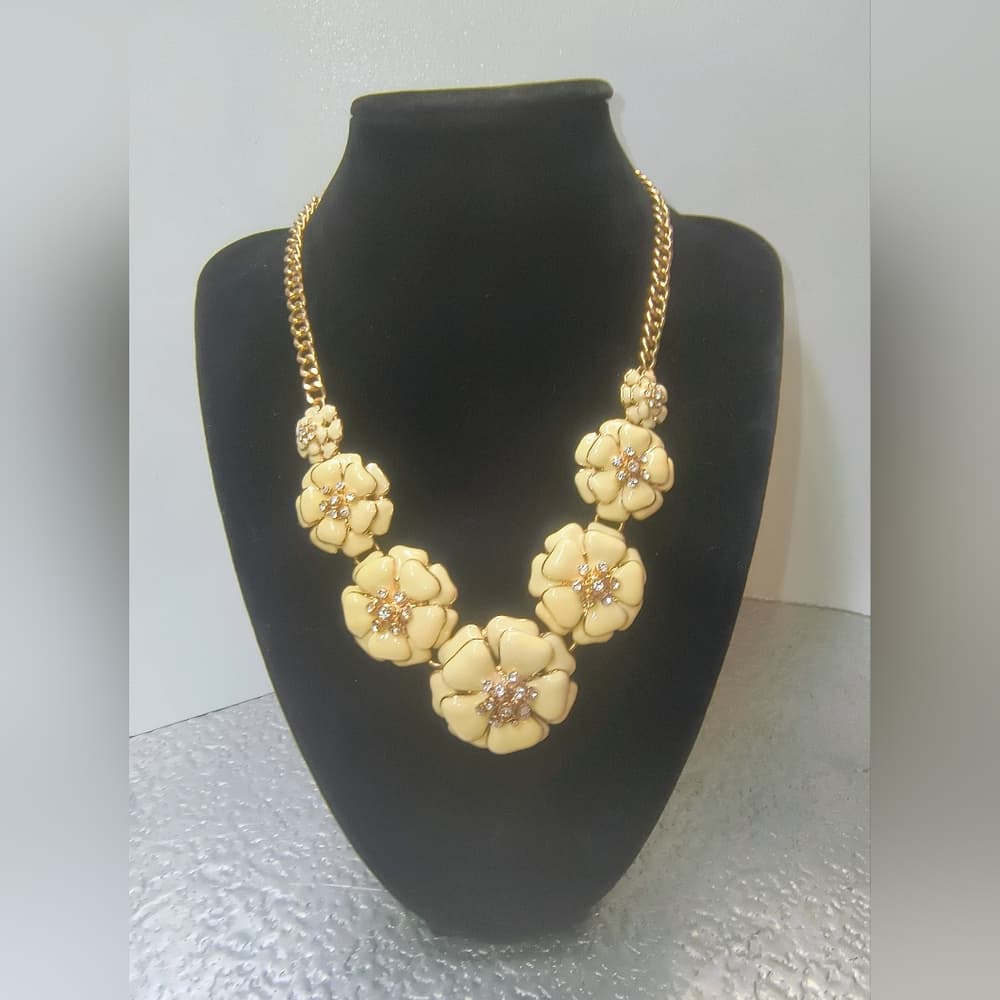 Vintage Gold-toned & Pale Yellow Floral Necklace with Rhinestone Accents - Thumbnail 5