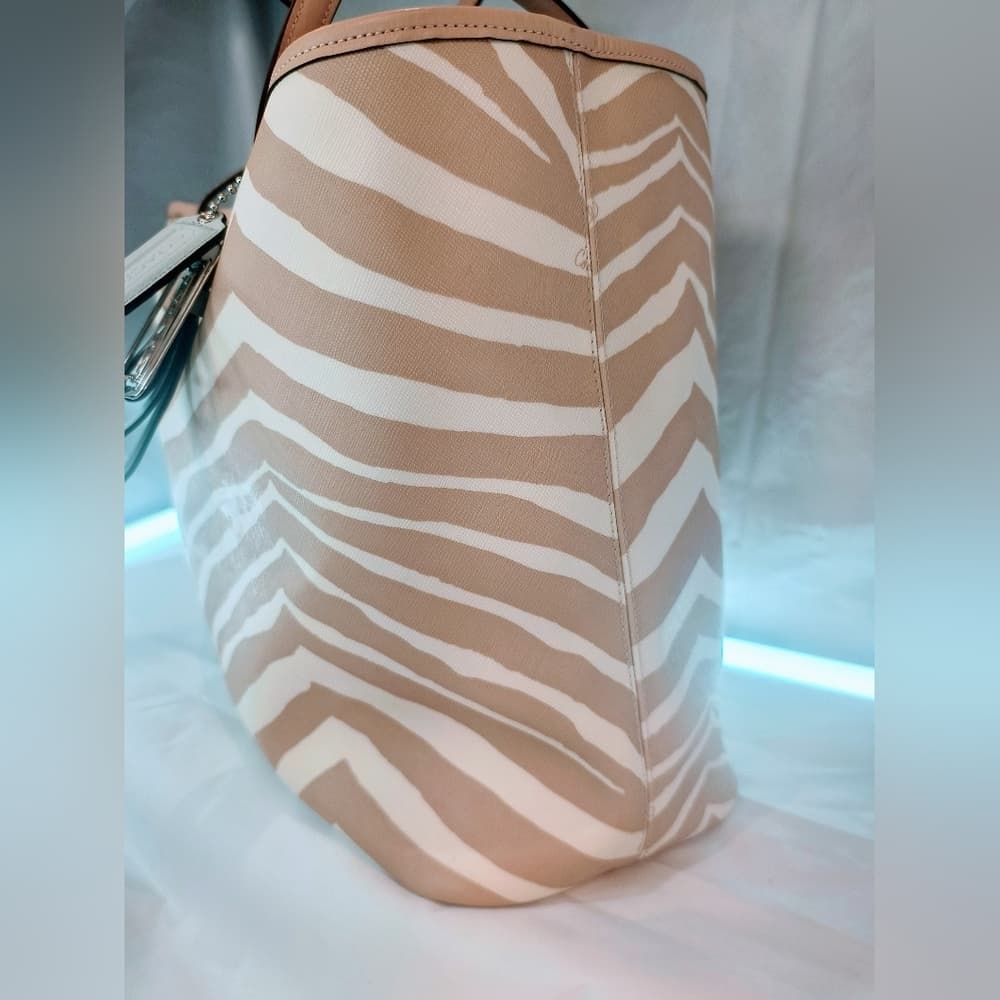 COACH Park Tan & Cream Zebra Print Metro Tote, F26983 - Thumbnail 2