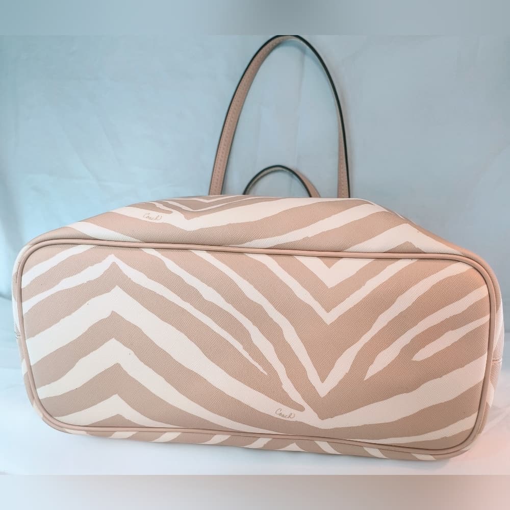 COACH Park Tan & Cream Zebra Print Metro Tote, F26983 - Thumbnail 5