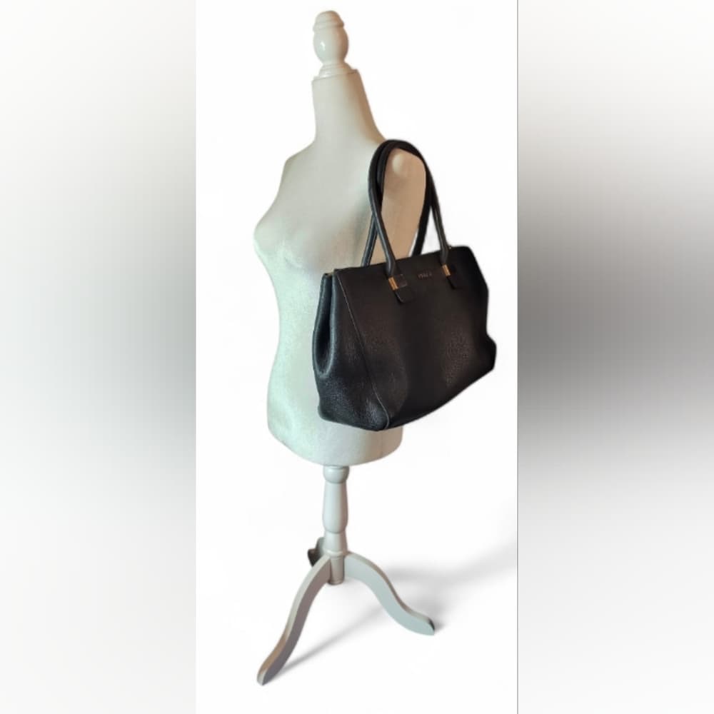 FURLA Black Leather Women's Tote / Top Handle Satchel with Gold-toned Hardware - Thumbnail 11