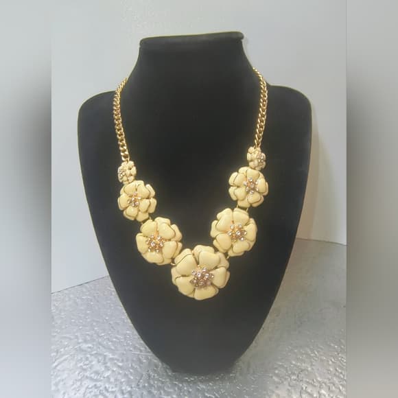 Vintage Gold-toned & Pale Yellow Floral Necklace with Rhinestone Accents - Thumbnail 6