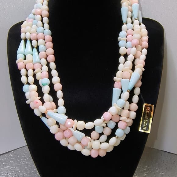 Vintage Circa 1950-1960 Genuine Lucite Costume Jewelry Pastel Beaded Necklace - Thumbnail 8