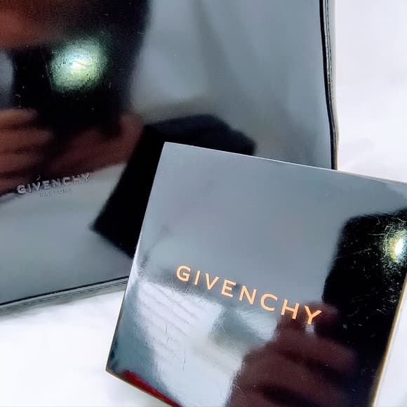 BUNDLE: Givenchy Bracelet, Matching Earrings, Parfume Tote, & Hoop Earrings - Thumbnail 17