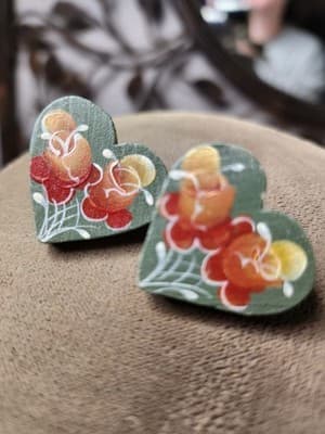 Vintage Hand Painted Folk Art Green Floral Wood Heart Post Stud Earrings - Thumbnail 6