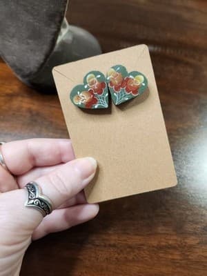 Vintage Hand Painted Folk Art Green Floral Wood Heart Post Stud Earrings - Thumbnail 7