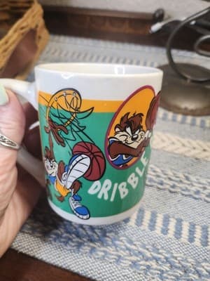 Vintage Gibson Mug Sports Lt Green Looney Tunes Tazmanian Devil Basketball Cup - Thumbnail 2