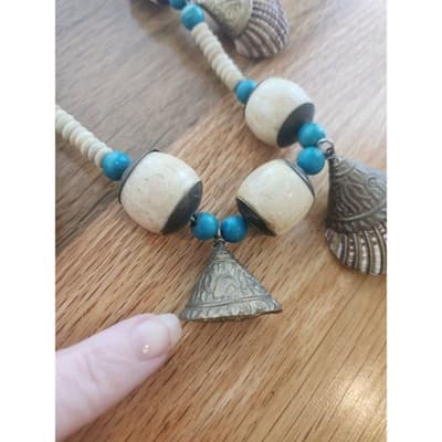 Vintage chunky shell beaded necklace with round bone and wood accent beads - Thumbnail 4