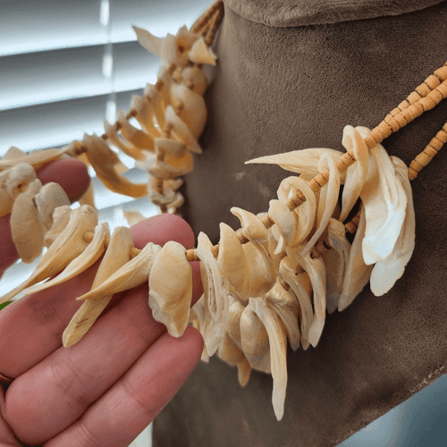 Vintage Cream and Brown beaded Shell Necklace with Fan Design - Thumbnail 5