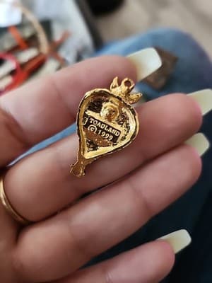 Gold Tone Hot Air Ballon Pendant Pin Toadland 1999 Vintage - Thumbnail 2