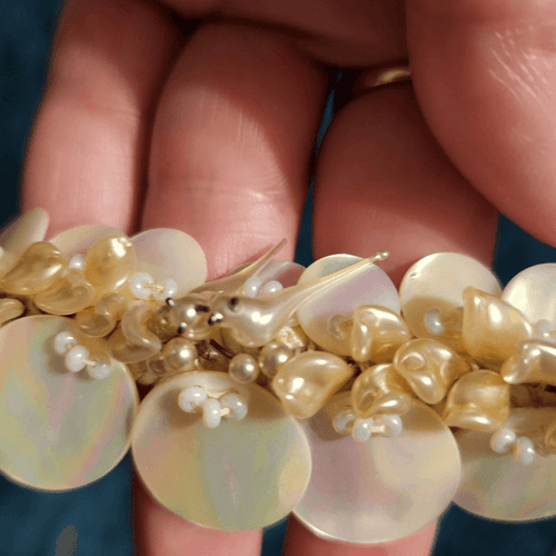 Rare Vintage 1940s Mother Of Pearl Corded Choker with Love Bird Pair and Earring - Thumbnail 7