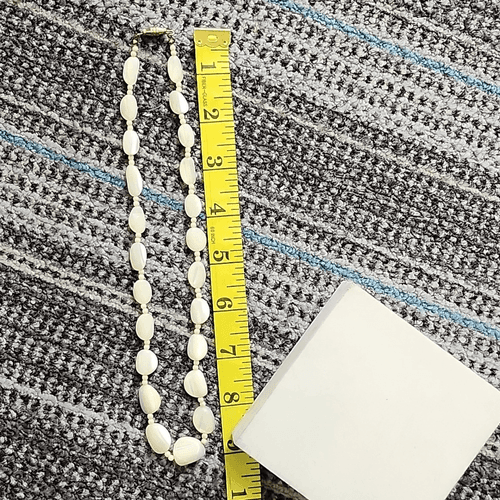Vintage White Mother of Pearl Beaded Choker Necklace Barrel Clasp - Thumbnail 5
