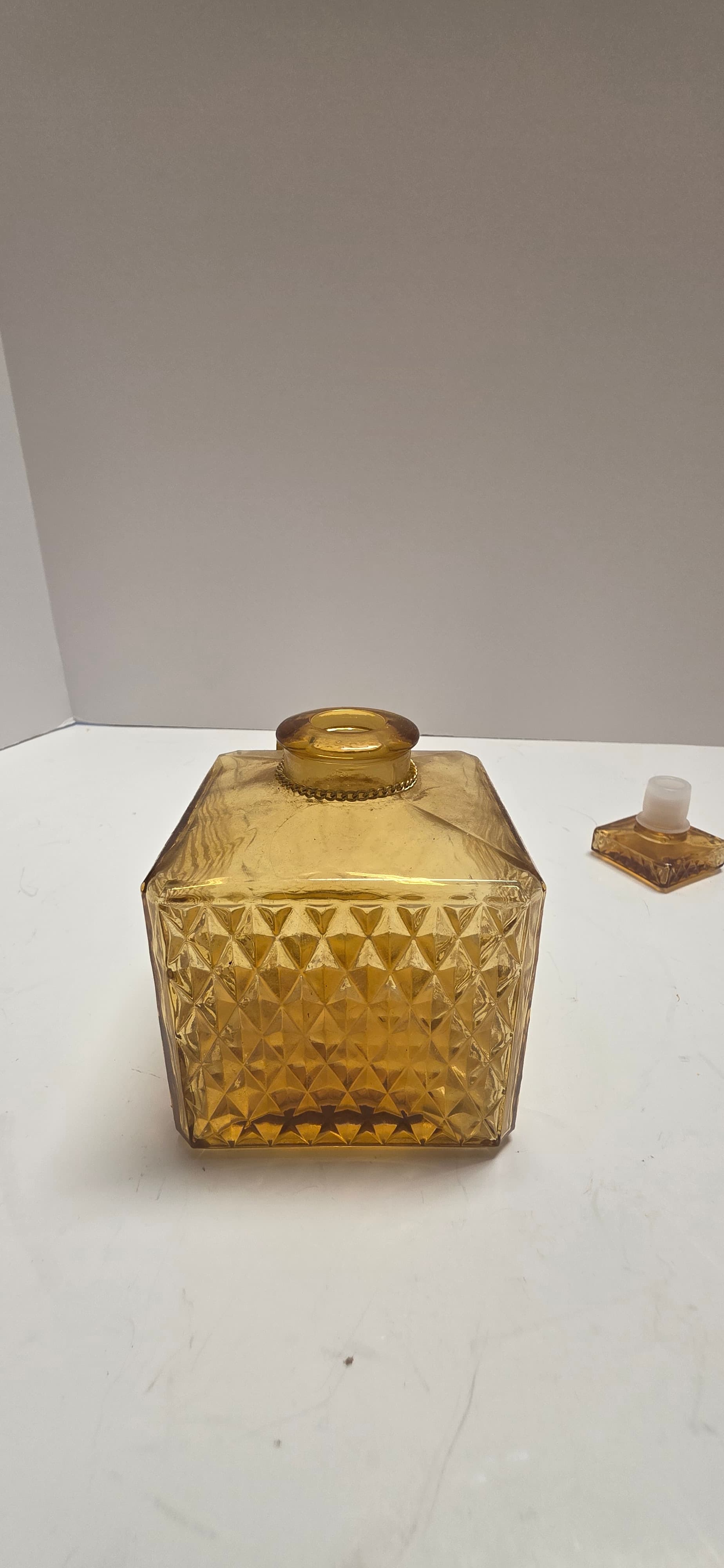 Vintage Royal Craft Amber Glass Decanter Scotch Bottle Diamond Point Square 70s - Thumbnail 2