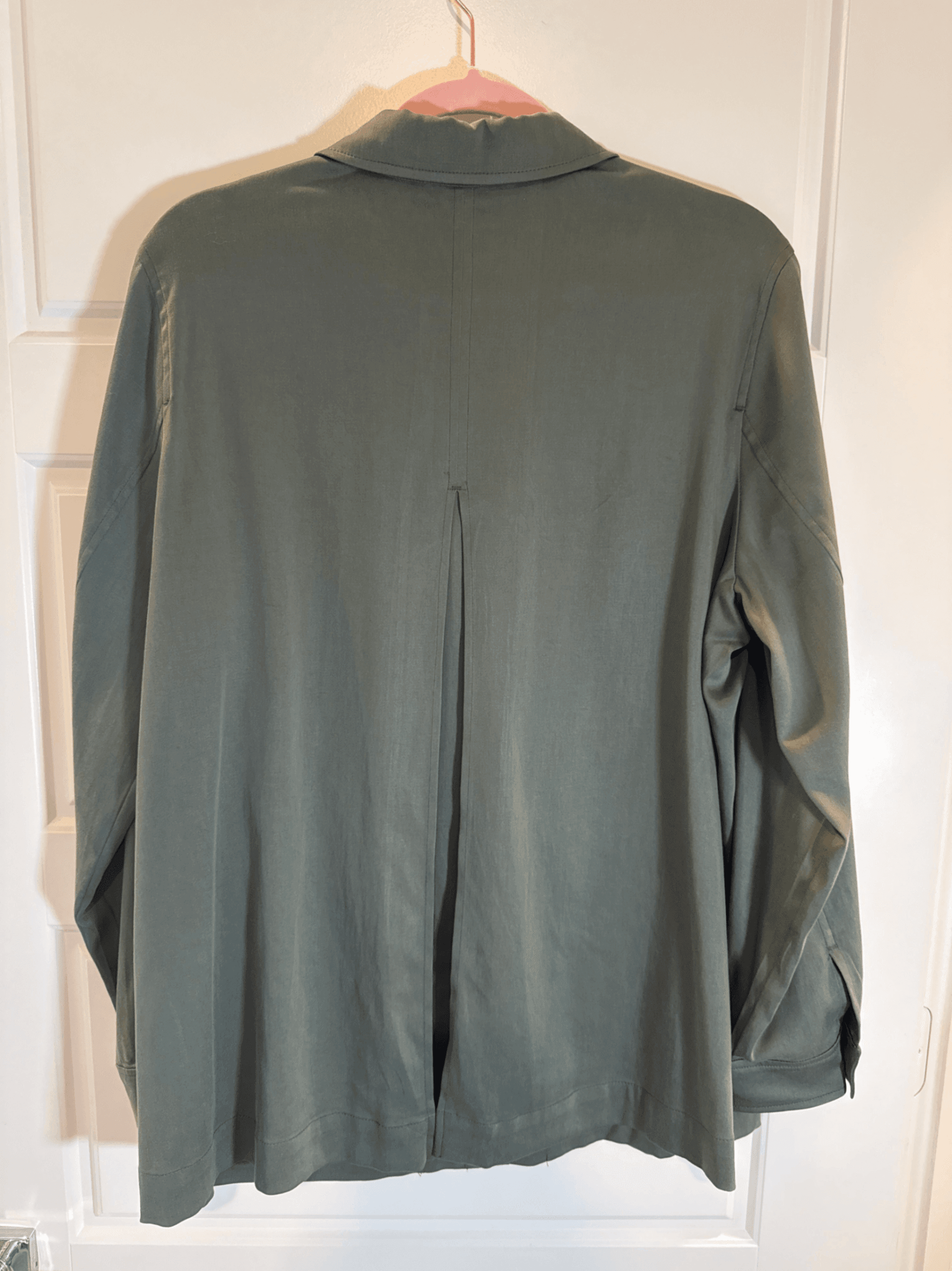 Women’s Green Long Sleeve Button-Up Shirt Size L - Thumbnail 2