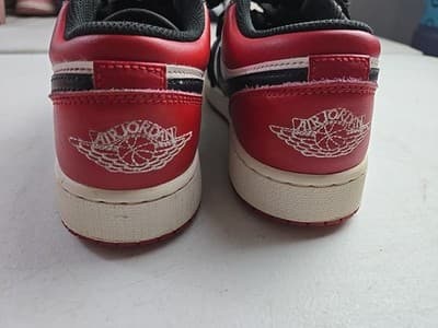 Jordan Shoes Boys 5.5 Y Black White Red Air Jordan 1 Low Bred Toe - Thumbnail 5