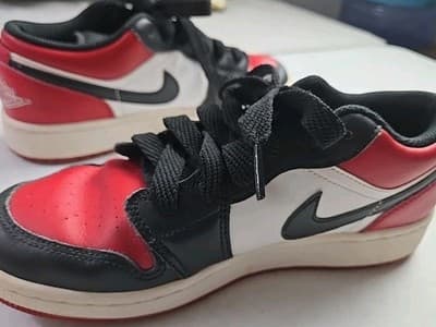 Jordan Shoes Boys 5.5 Y Black White Red Air Jordan 1 Low Bred Toe - Thumbnail 7