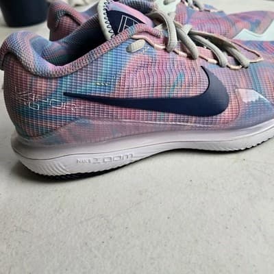 tennis shoes, court shoes, nike vapor pro, pink/blue multicolor, Size 6.5 - Thumbnail 4