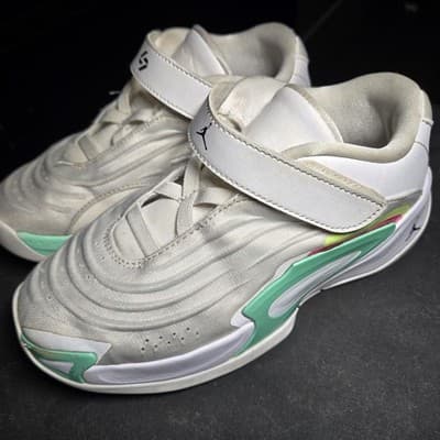 Nike Air Jordan Luka 3 Photo Finish 2024 Youth Boys Size 1y White HQ5058-107 - Thumbnail 2