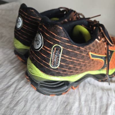 Mizuno Wave Creation 13 Women's Running Shoes US Size 6W Orange EUC - Thumbnail 2