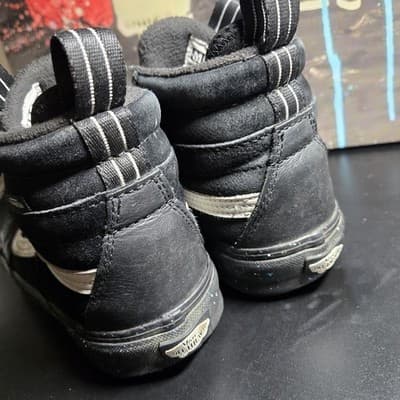 Vans Sk8-Hi MTE HydroGuard Black Women's 8 Mens 6.5 All Weather Skate Shoes - Thumbnail 4