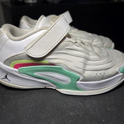 Nike Air Jordan Luka 3 Photo Finish 2024 Youth Boys Size 1y White HQ5058-107 - Thumbnail 6
