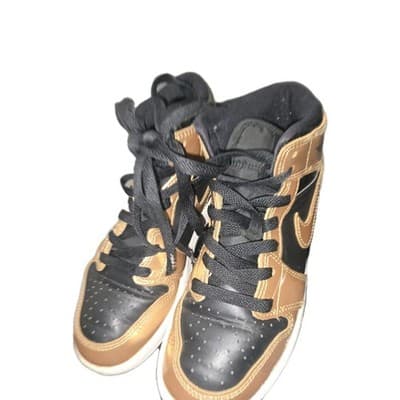 Nike Jordan 1 Retro High Og Black/metallic Gold Size 3.5 - Thumbnail 5