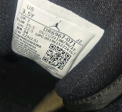 Nike Jordan 1 Retro High Og Black/metallic Gold Size 3.5 - Thumbnail 4
