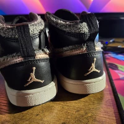Nike Air Jordan 1 Retro High Fleece Basketball Shoes Size Youth 13c 332148-022 - Thumbnail 4