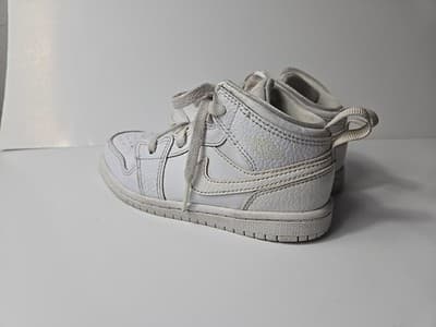 Air Jordan 1 Mid White Leather High Top Basketball Sneakers Kids 9c - Thumbnail 3
