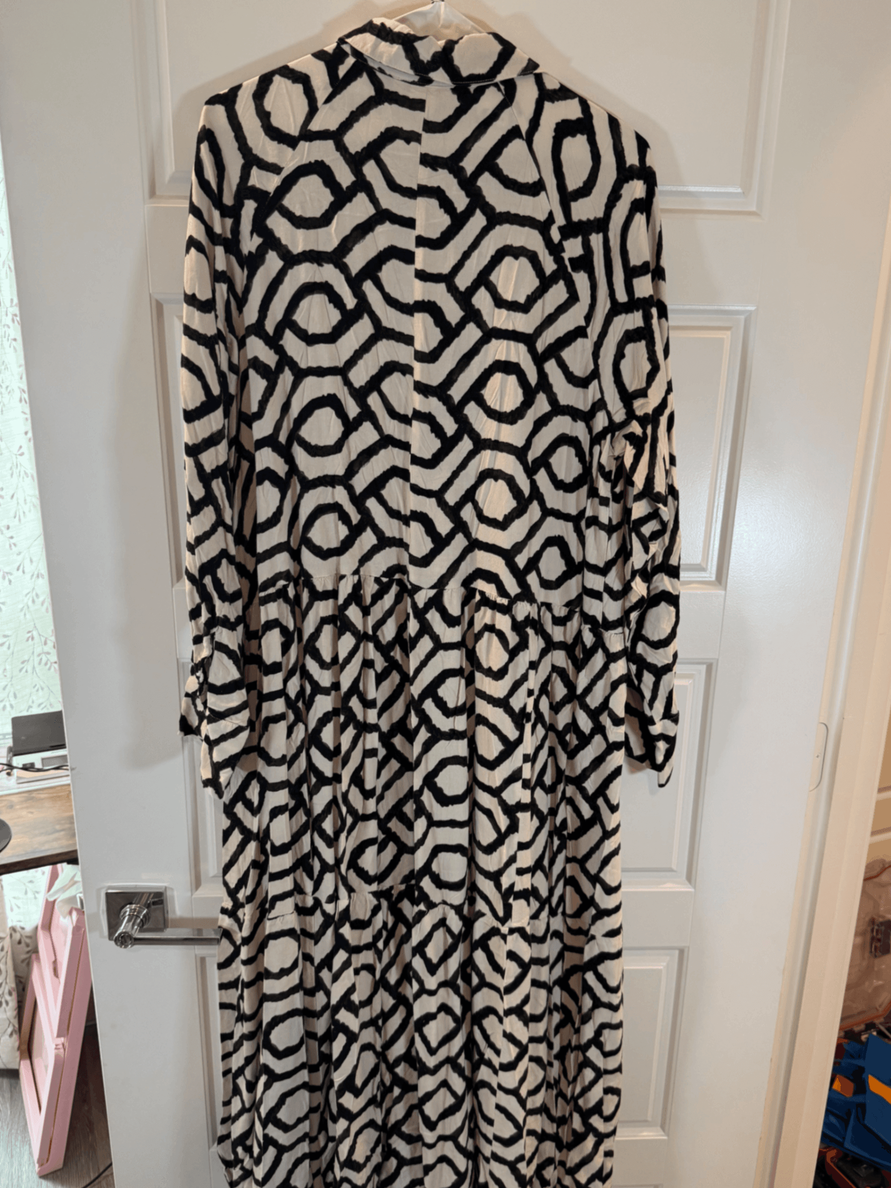H&M Geometric Pattern Long Sleeve Dress Size M