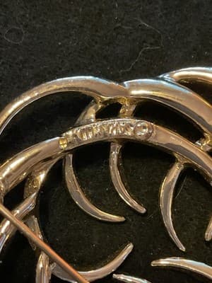 Vintage Sarah Coventry MCM Brooch Pin Signed Large Gold Tone Swirl - Thumbnail 5
