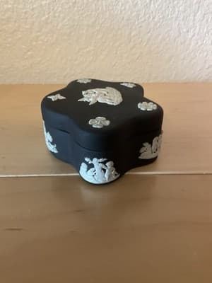 Vintage Wedgwood Black Jasper Ware Trinket Box Horse Wings Couple Scene Rare 3.5 - Thumbnail 6
