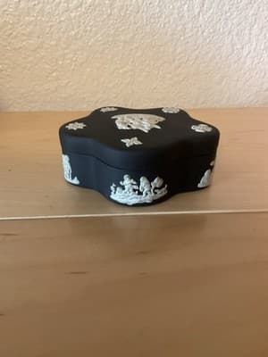 Vintage Wedgwood Black Jasper Ware Trinket Box Horse Wings Couple Scene Rare 3.5 - Thumbnail 5