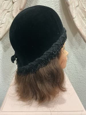 Authentic 1960’s CHRISTIAN DIOR Designer Black Velvet Beaded Hat RARE - Thumbnail 4