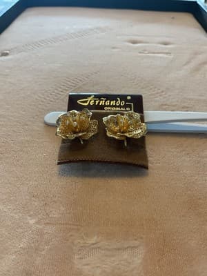 Vintage Fernando Originals Gold Tone Flower W/ Crystal Clasp Earrings - Thumbnail 2