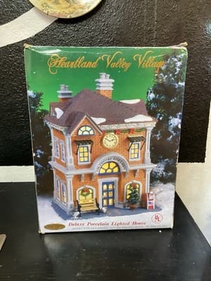 O'well Heartland Valley Village 1st Savings and Loans Bank Christmas Village - Thumbnail 2
