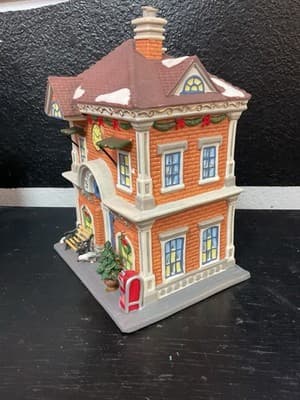 O'well Heartland Valley Village 1st Savings and Loans Bank Christmas Village - Thumbnail 4