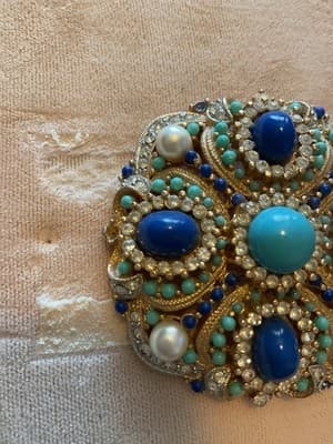 Vintage Goldtone Brooch With Cabashon, Blue Turquoise, Pearls & Crystals NOS - Thumbnail 7