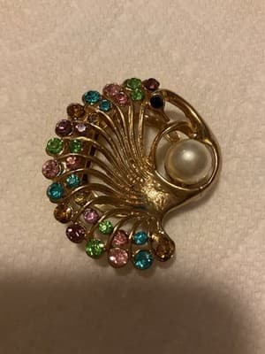 1960 Vintage Pearl, Semi-precious Gemstones And Goldtone Scarf Clip - Thumbnail 2