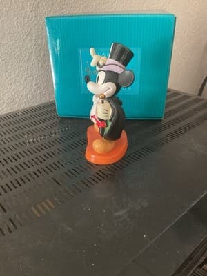 Walt Disney Classics Collection Magician Mickey 1997 Membership Sculpture WDCC - Thumbnail 2
