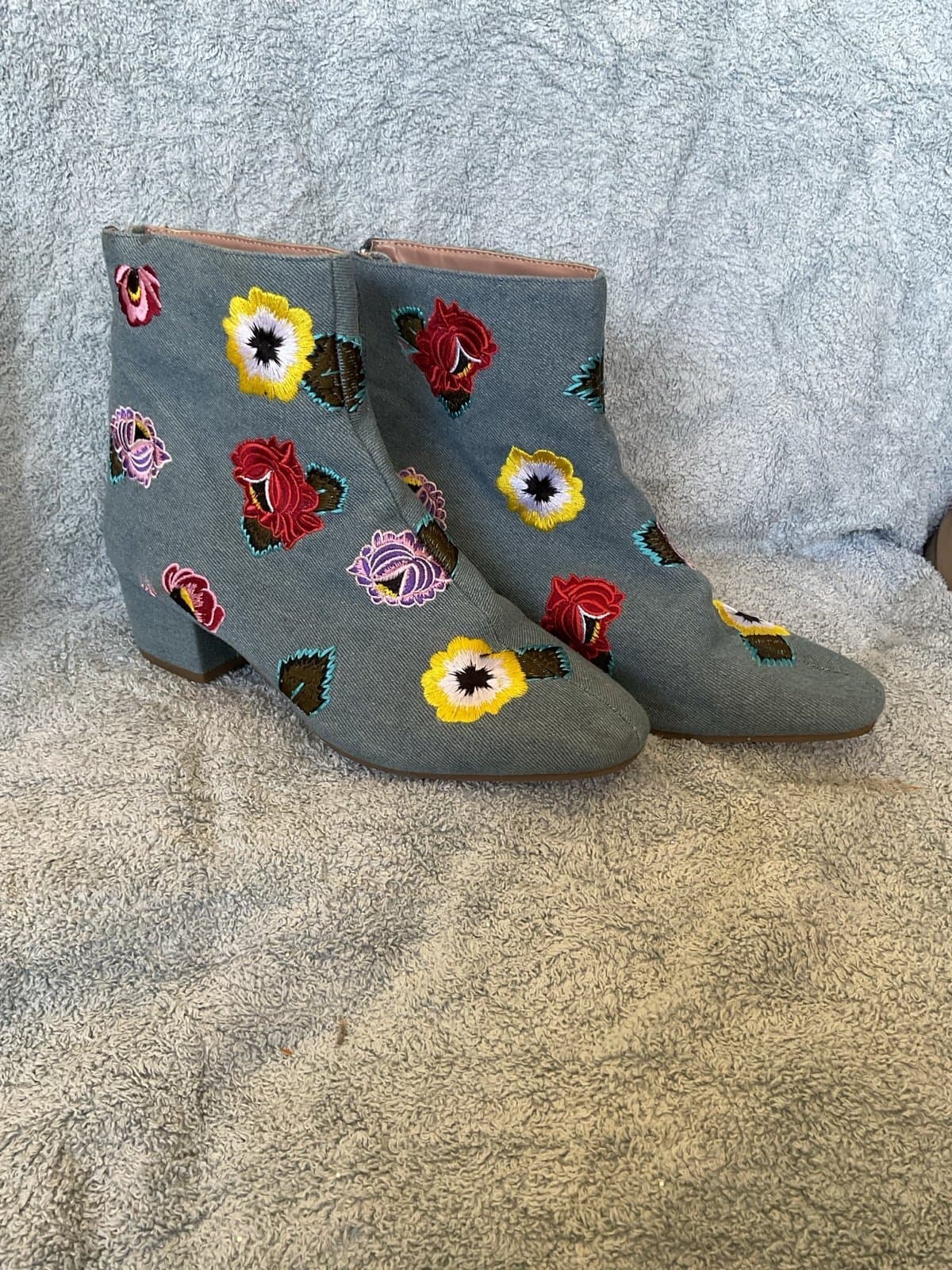 Boots Betsey Johnson Size 7.5 M - Thumbnail 2