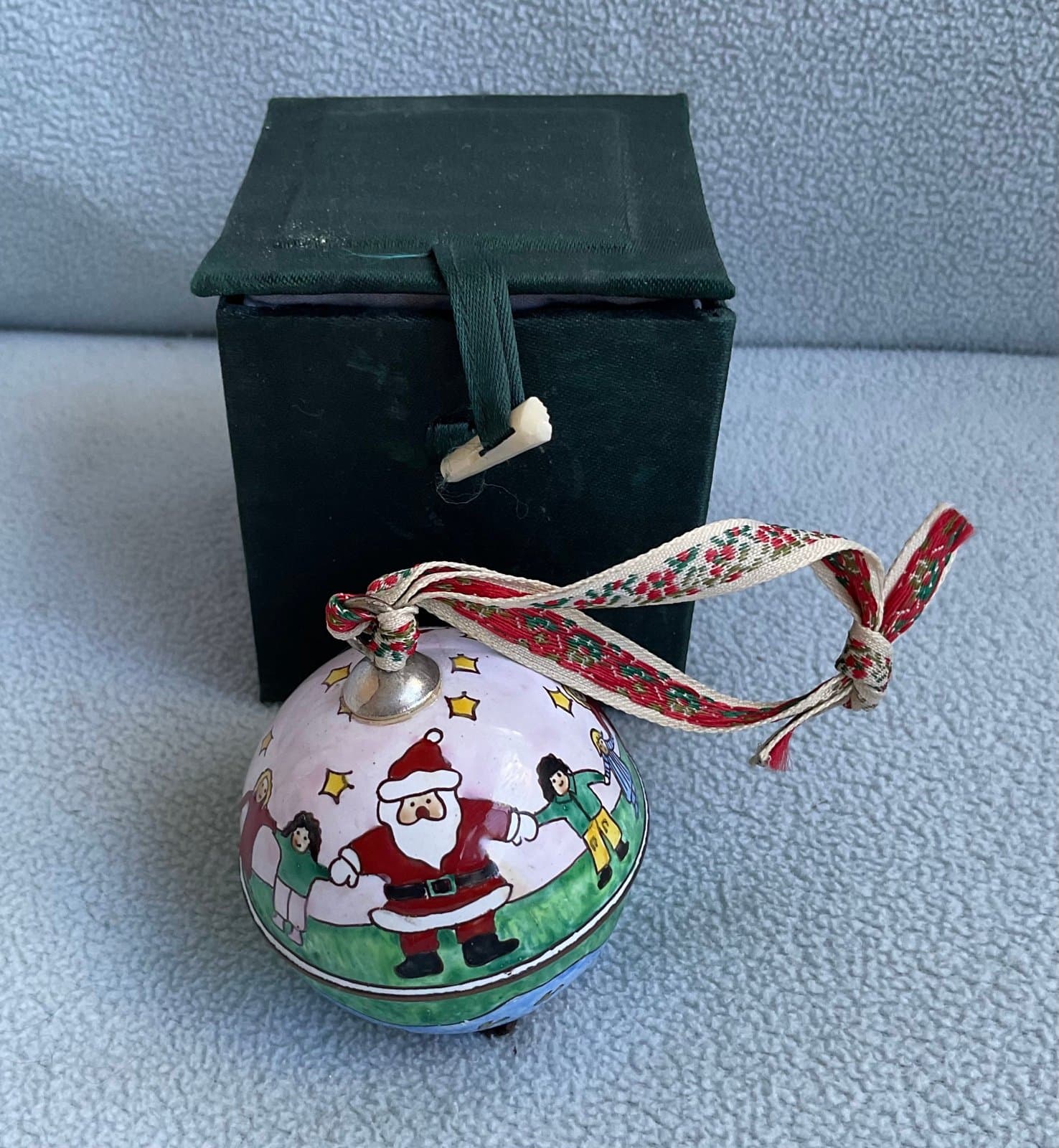 Christmas Metal Enamel Santa and Children Round Bell - Thumbnail 9