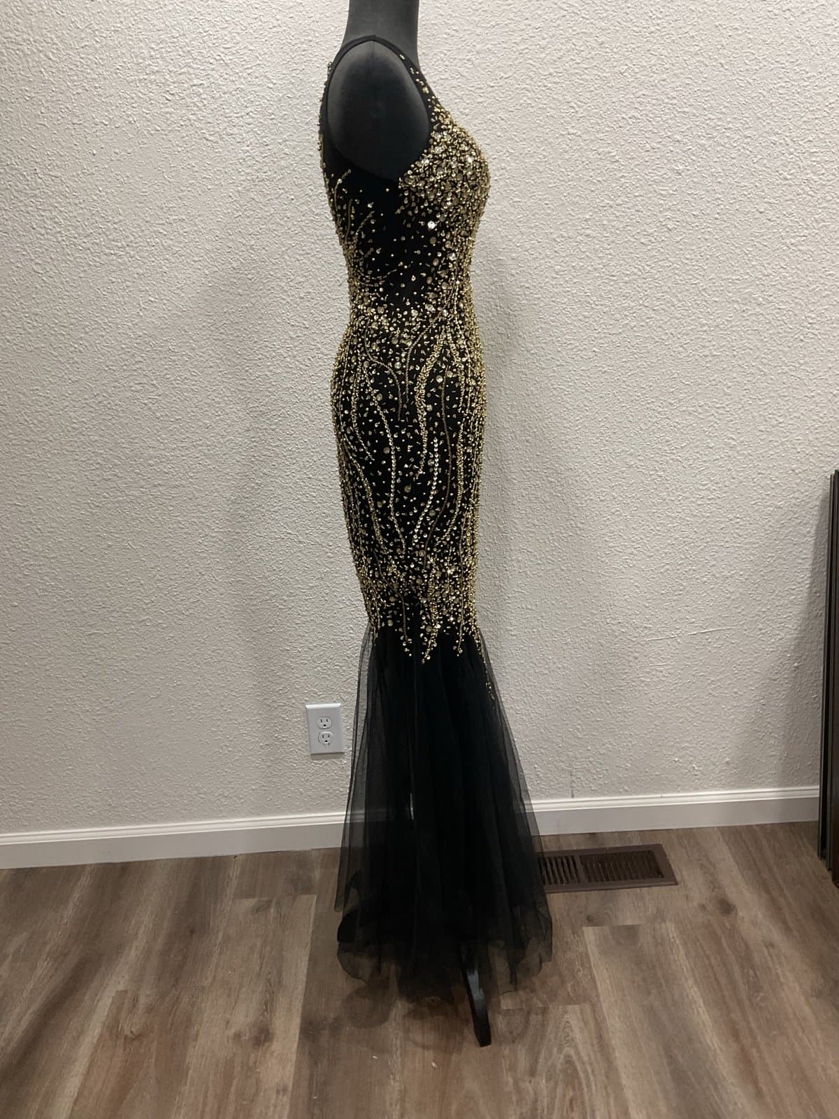 Dress beautiful Mermaid Style Figure Hugging Prom Dress by Gigi Size 2 NWOT - Thumbnail 3