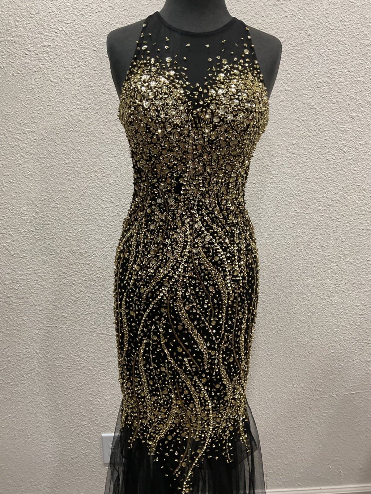 Dress beautiful Mermaid Style Figure Hugging Prom Dress by Gigi Size 2 NWOT - Thumbnail 4