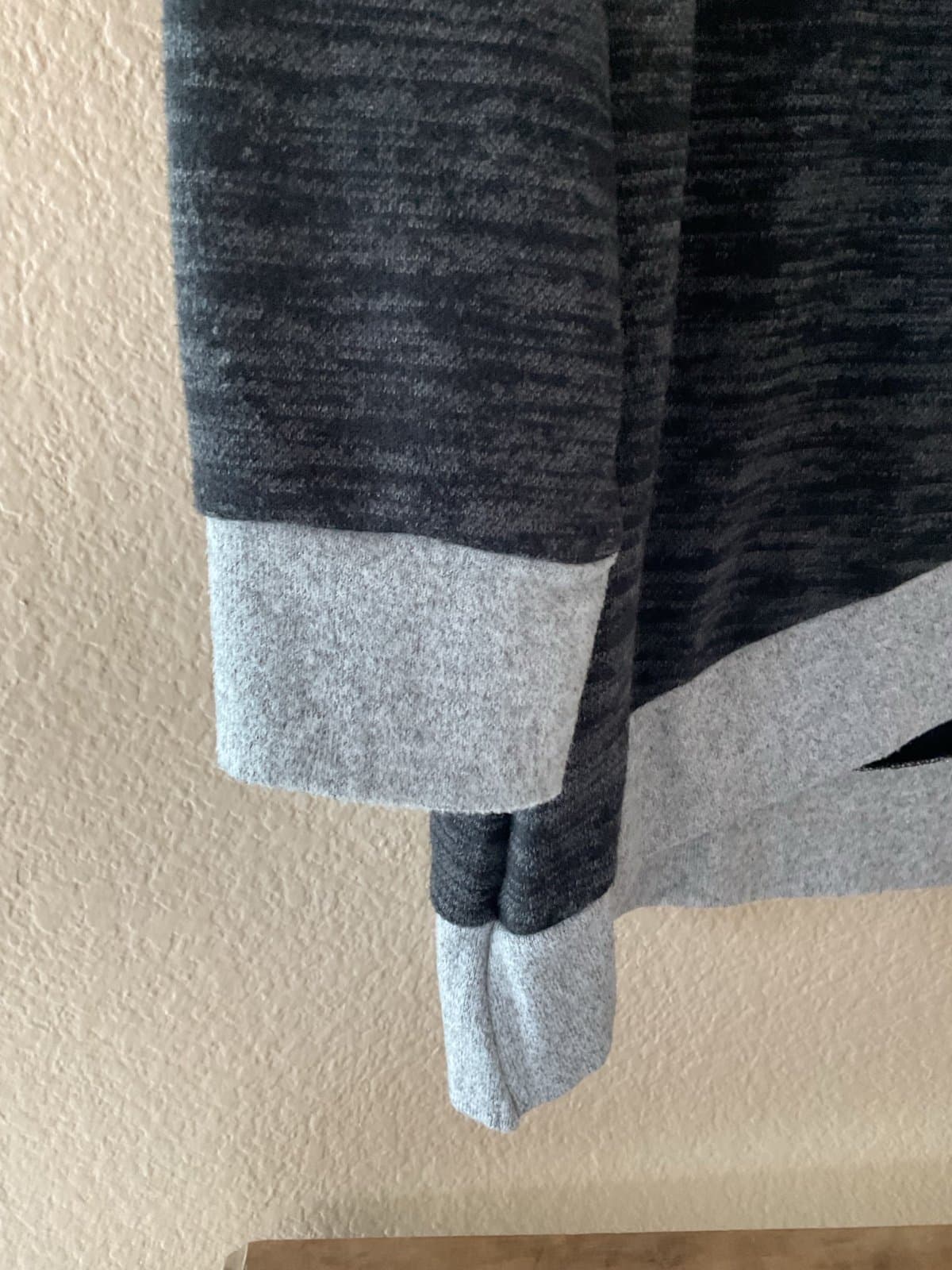 NWOT Pullover Sweater Greys and Soft and Very Pretty Size S - Thumbnail 4