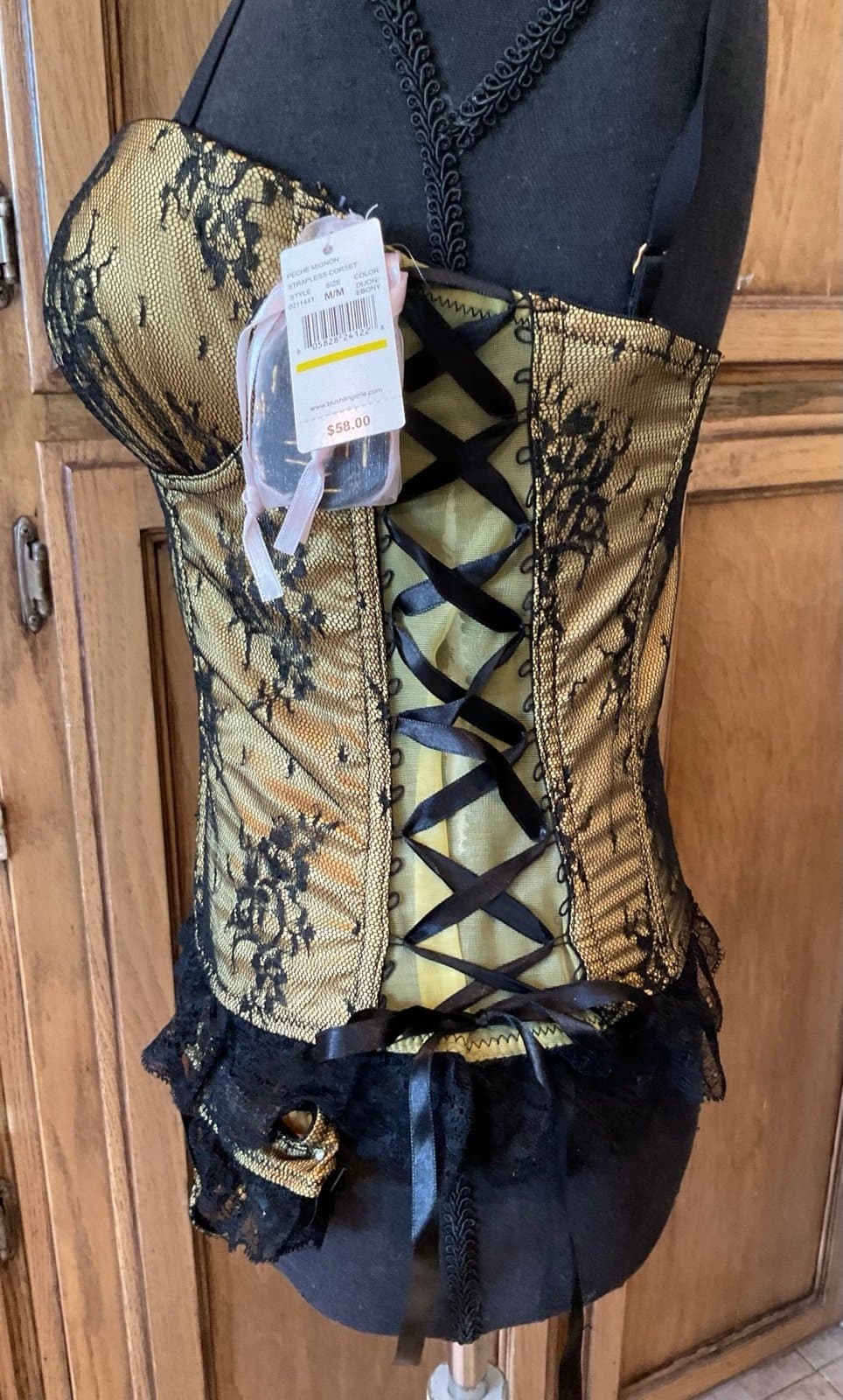 Brand New Blush Satin and Lace Corset W/ Thong Size M/M - Thumbnail 4