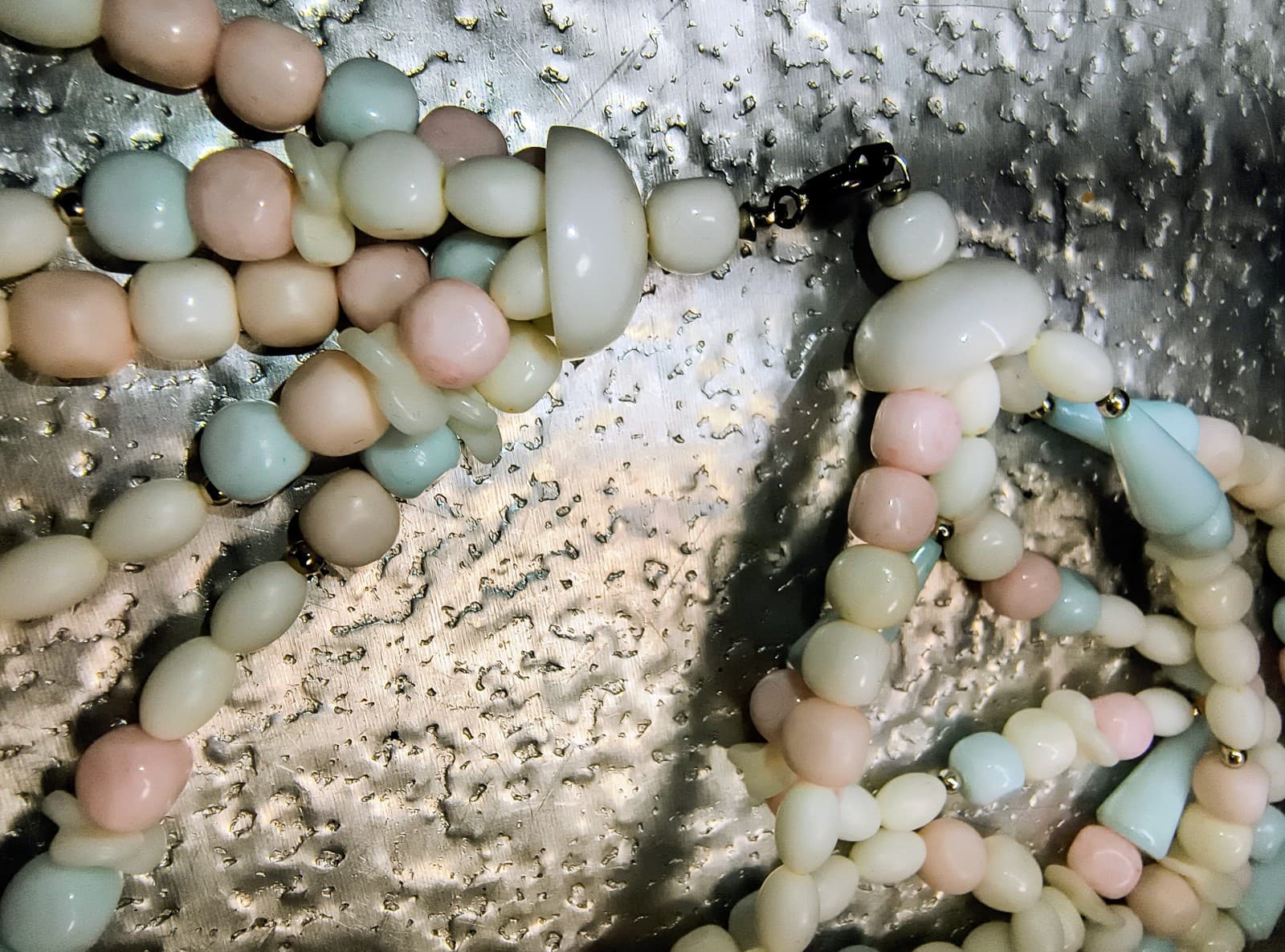 Vintage Circa 1950-1960 Genuine Lucite Costume Jewelry Pastel Beaded Necklace - Thumbnail 4