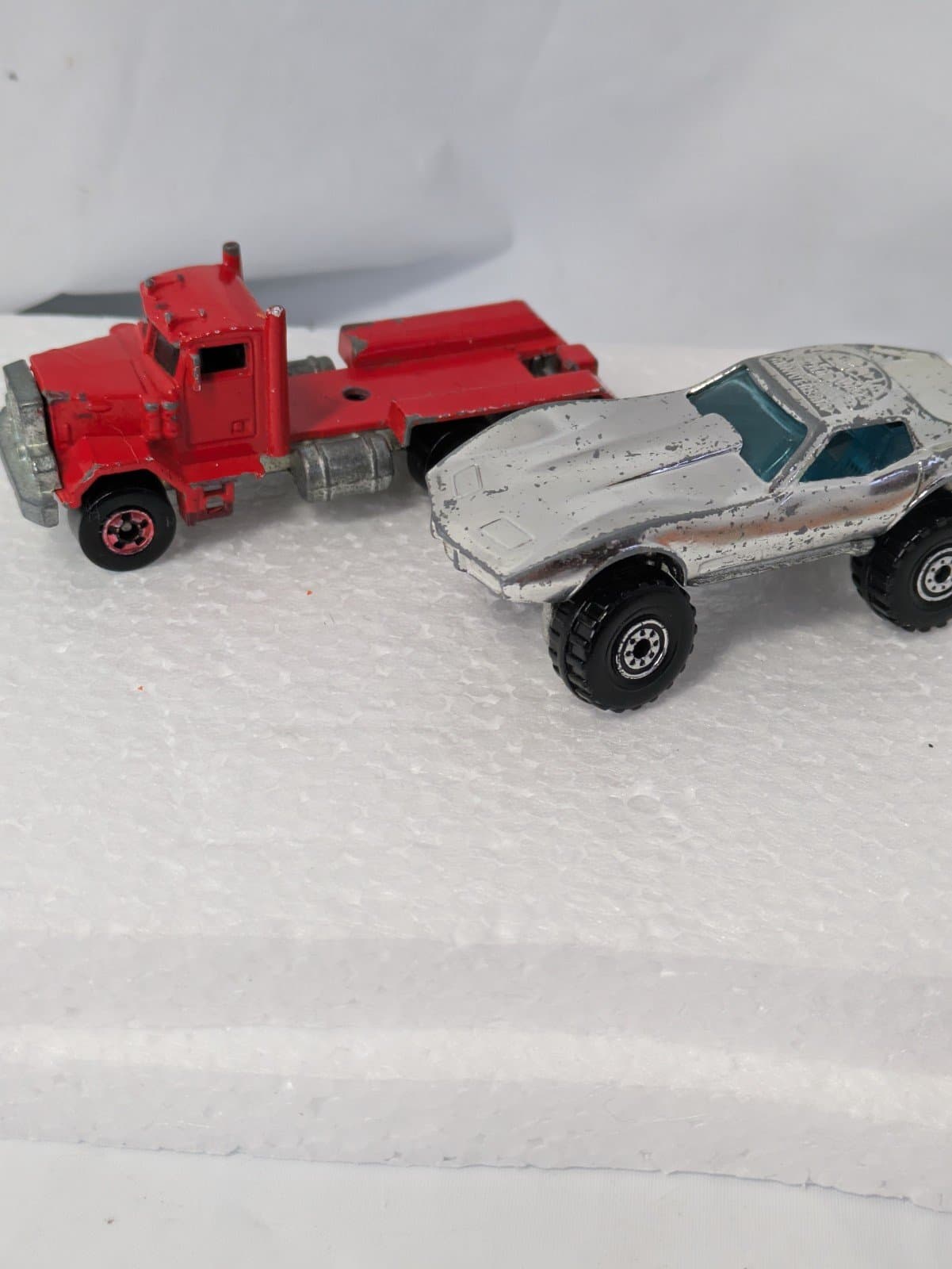 Lot of 10 Hot Wheels (Including Vintage & 1969 Camaro) - Thumbnail 4
