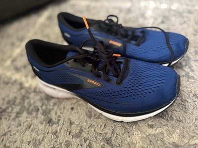 Brooks Tennis Shoes - Thumbnail 2